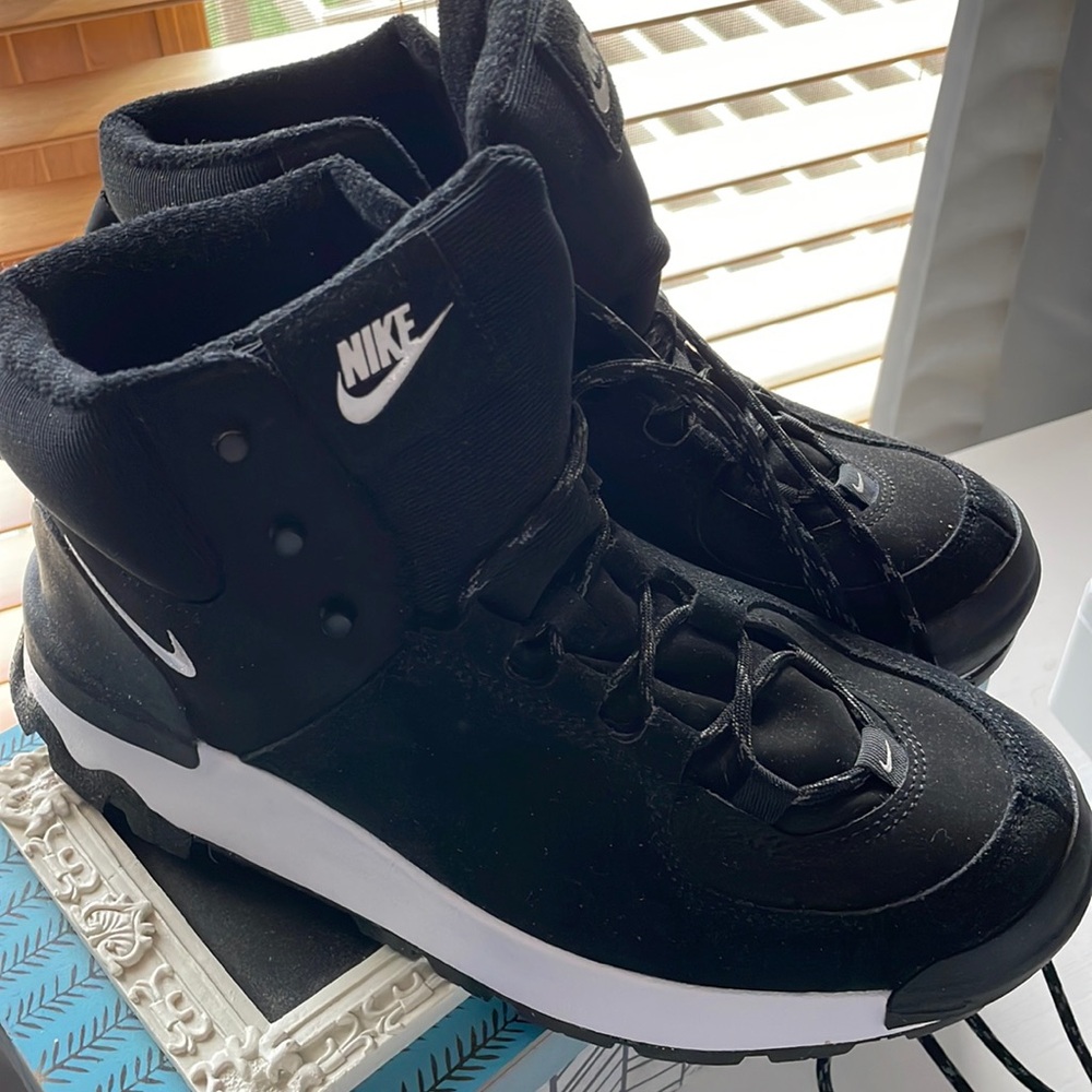 Nike AIR 9 NEW EUR 40.5 BLACK WOMANS
